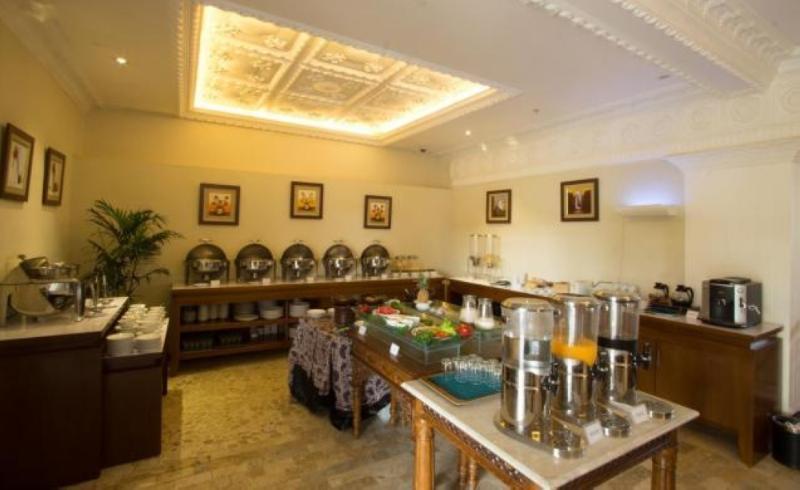 D'Salvatore Boutique Hotel Yogyakarta Maguwo Exterior photo